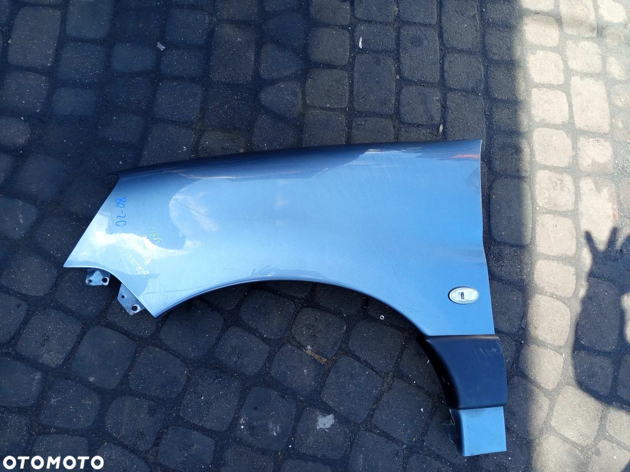 BŁOTNIK LEWY CITROEN BERLINGO PARTNER 02-08 KOD KOLORU EZWD - 2