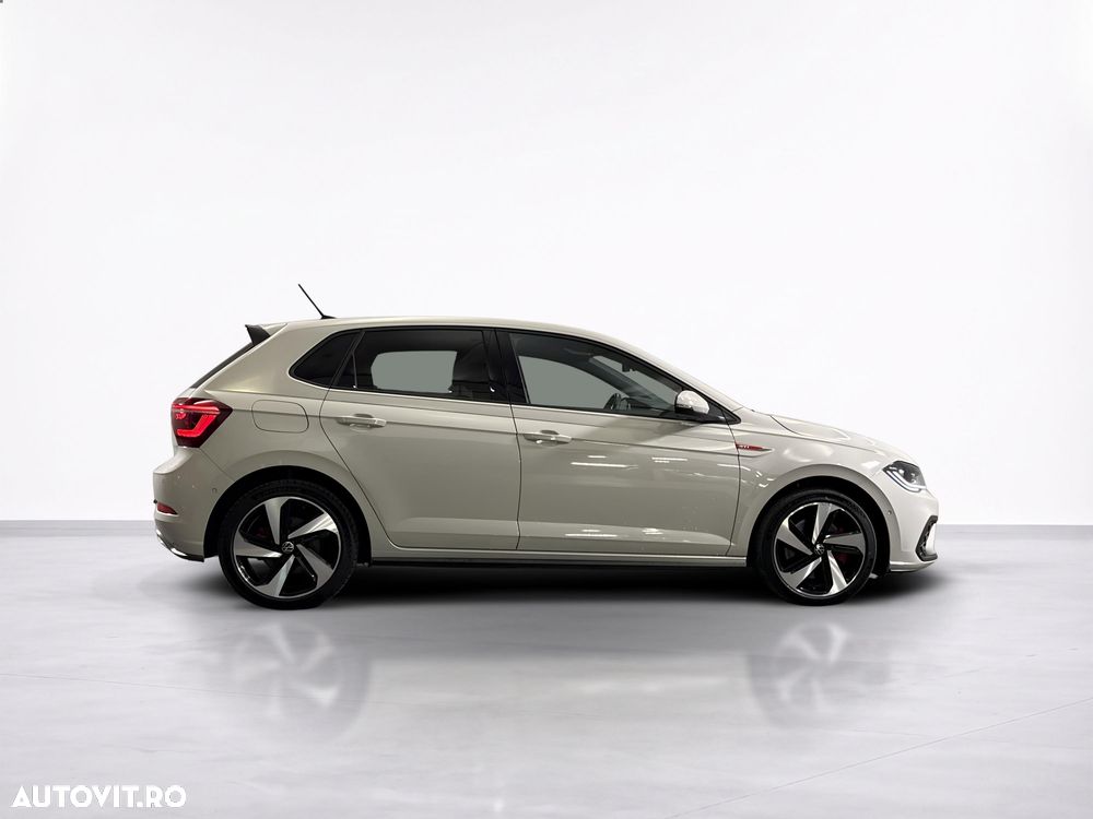 Volkswagen Polo - 7