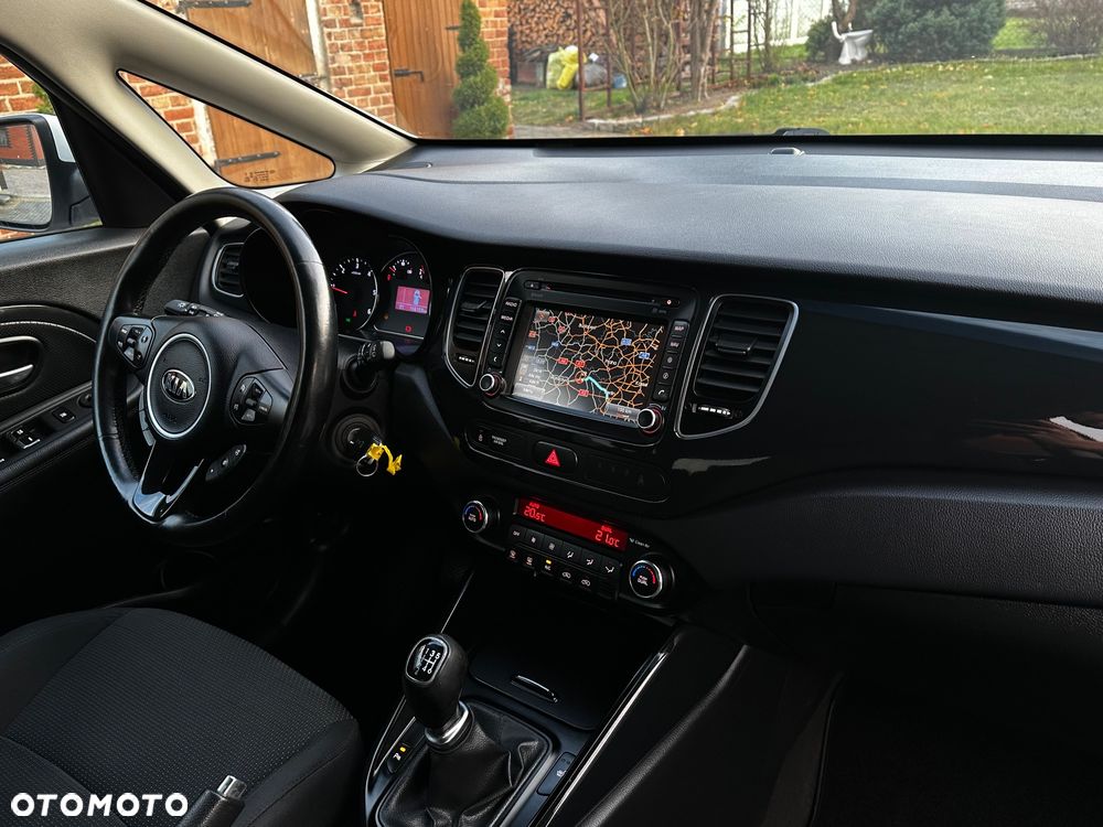 Kia Carens - 21
