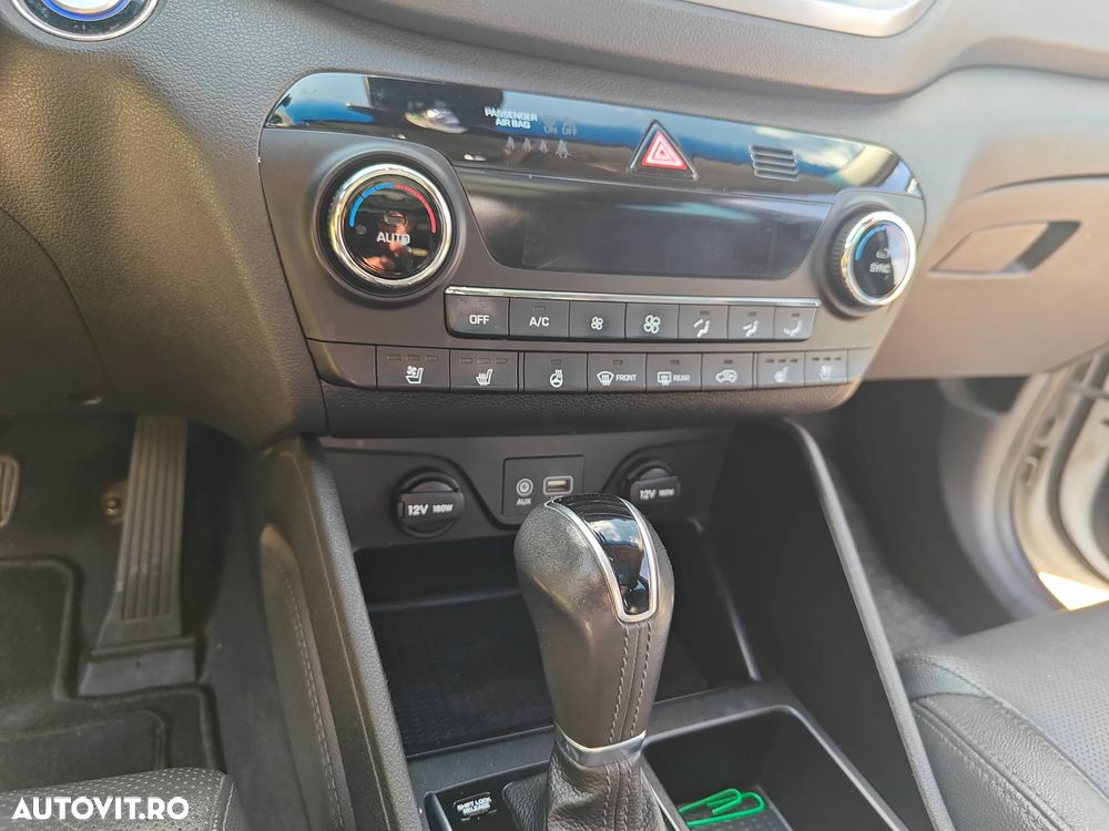 Hyundai Tucson 2.0 CRDI 4WD 6AT Premium+ - 9