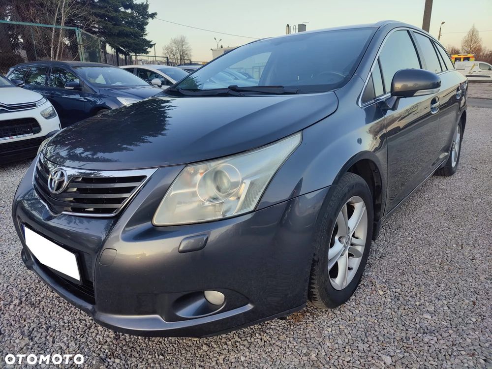 Toyota Avensis - 12