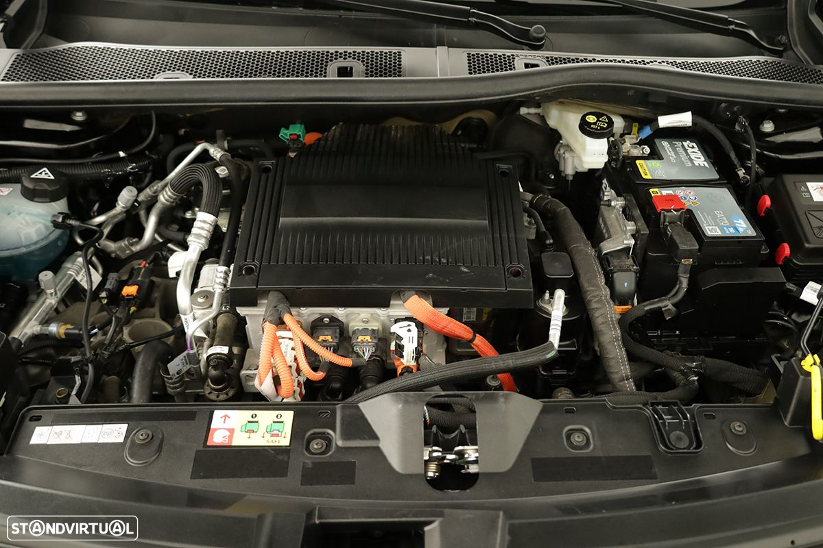 Peugeot e-2008 50 kWh GT - 24