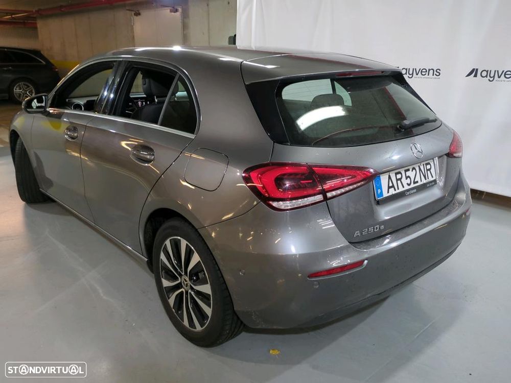 Mercedes-Benz A 250 e Style Plus - 2