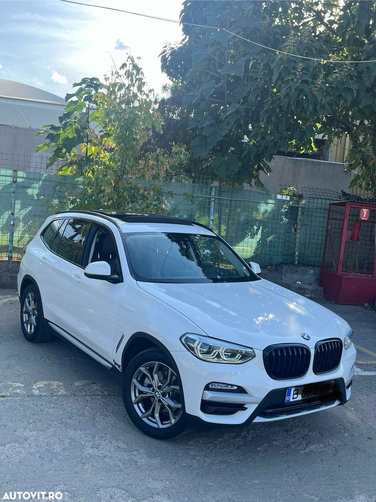 BMW X3 xDrive20d AT Luxury Line - 1