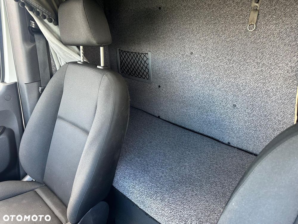 Mercedes-Benz Sprinter - 9
