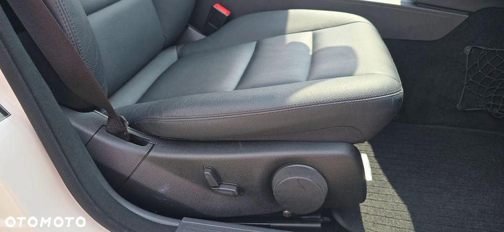 Mercedes-Benz Klasa C 320 CDI DPF 7G-TRONIC Avantgarde - 35