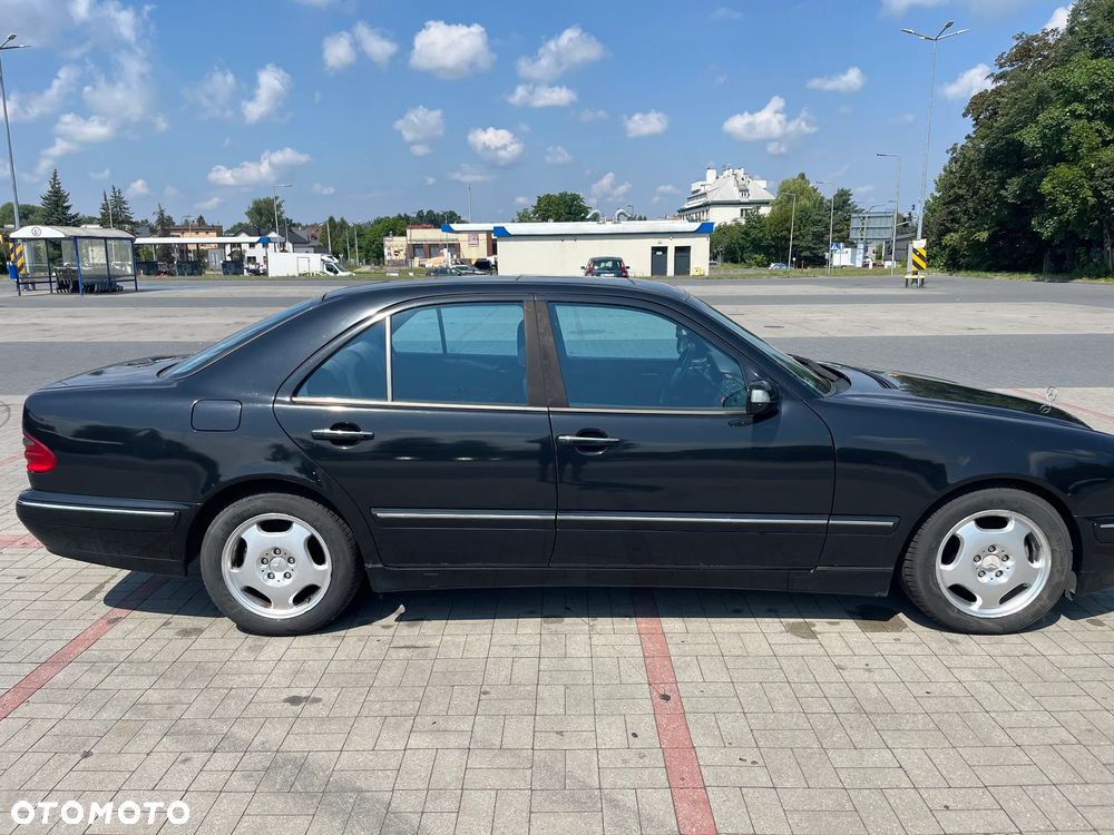 Mercedes-Benz Klasa E - 4