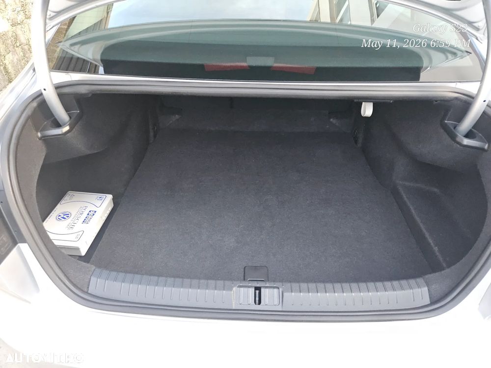 Volkswagen Passat 1.5 TSI ACT Trendline - 14