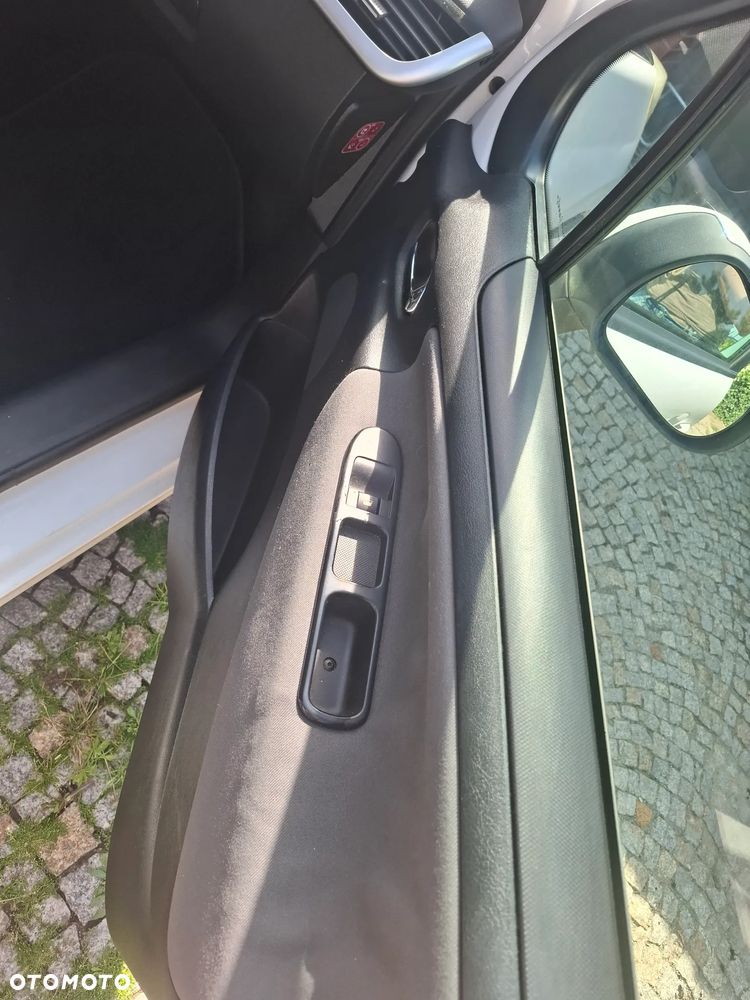 Peugeot 207 1.6 - 17