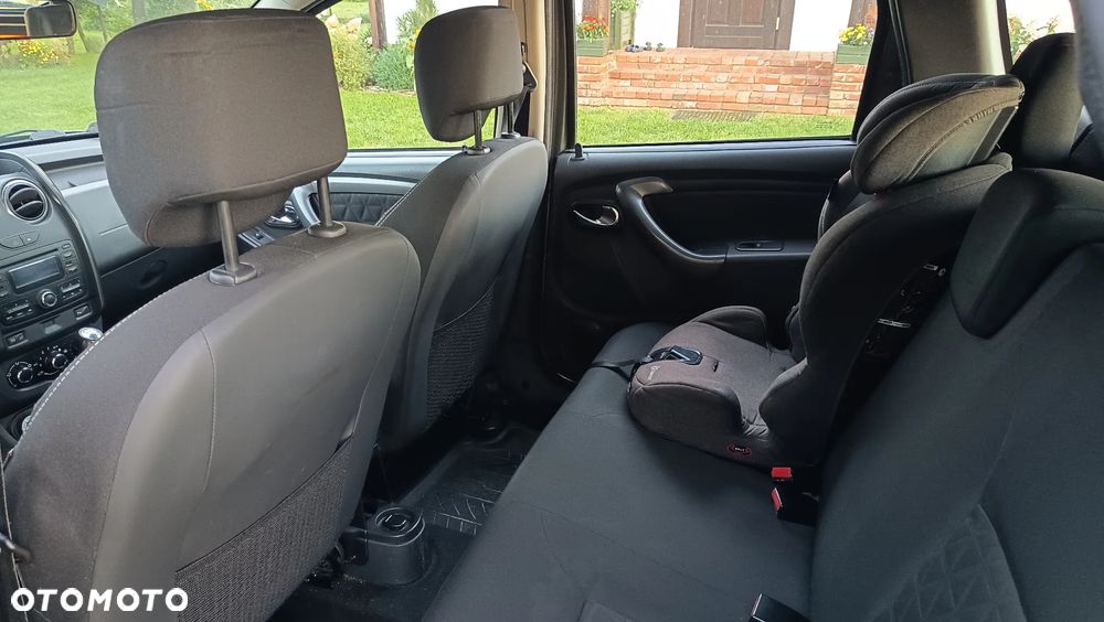 Dacia Duster 1.6 Laureate 4x4 - 13