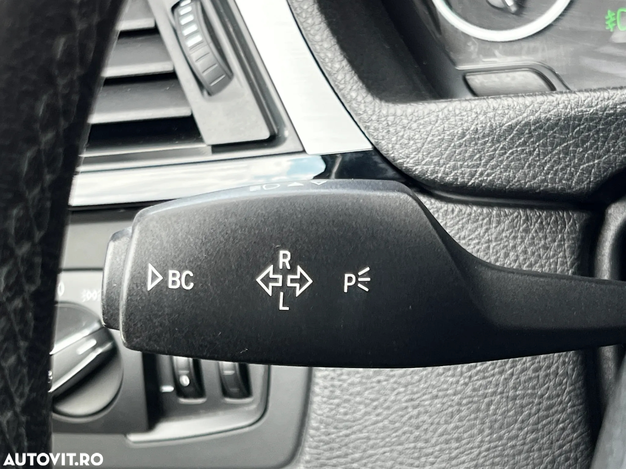 BMW Seria 3 318d Touring - 18