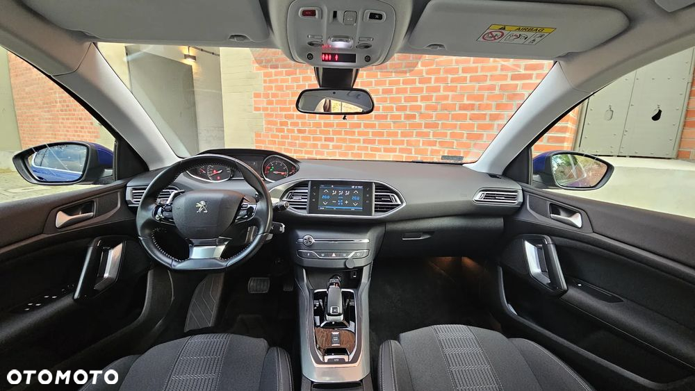 Peugeot 308 1.2 PureTech GPF Allure S&S EAT8 - 9