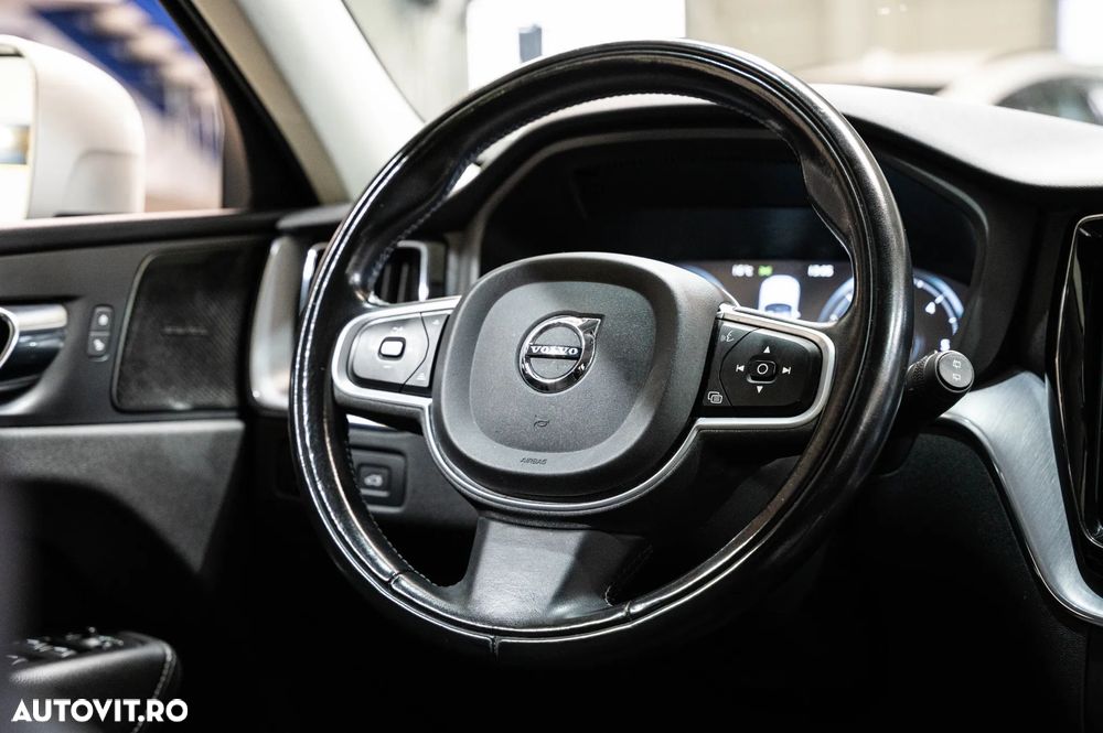 Volvo XC 60 B4 D AWD Geartronic Momentum - 13
