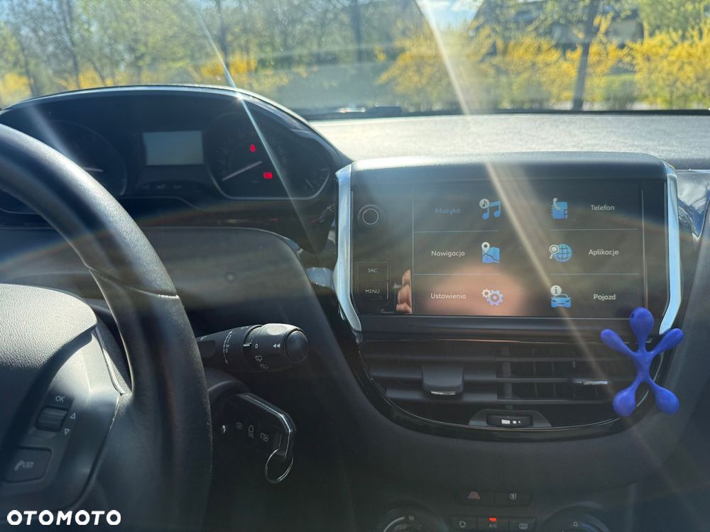 Peugeot 208 - 6