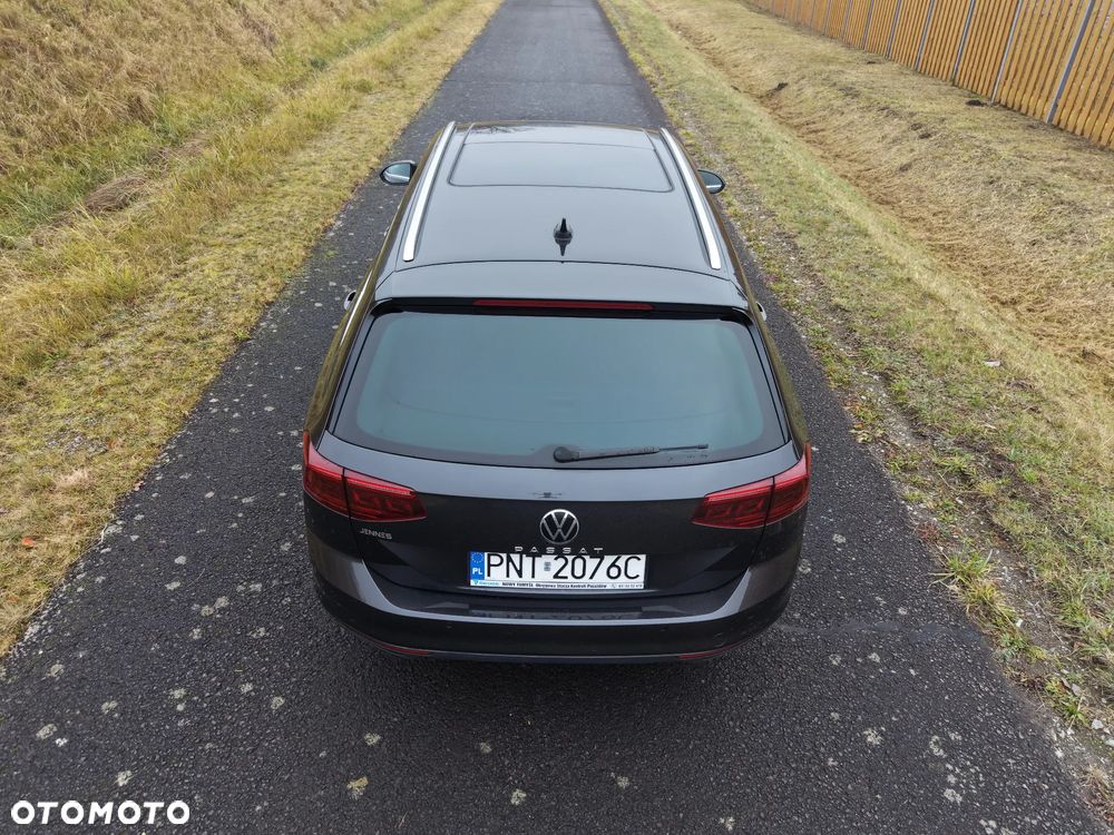 Volkswagen Passat Variant 2.0 TDI SCR DSG Business - 8
