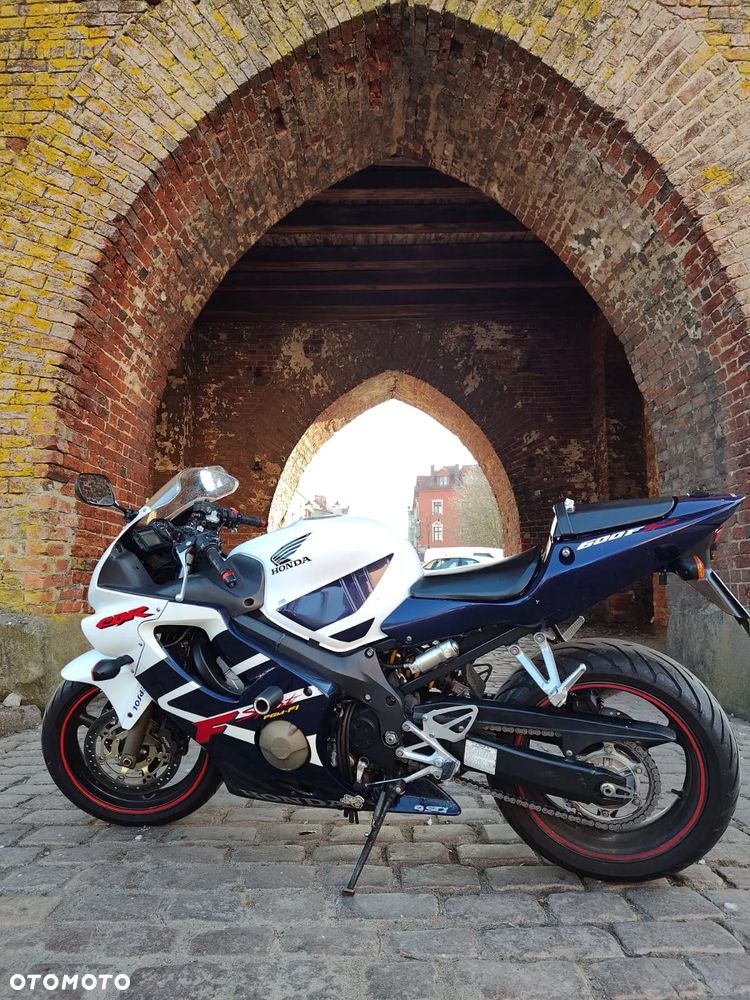 Honda CBR - 1