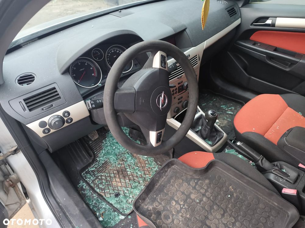 opel astra h fotel kanapa deska kokpit podsufitka boczek podłokietnik licznik panel szyb stacyjka - 2