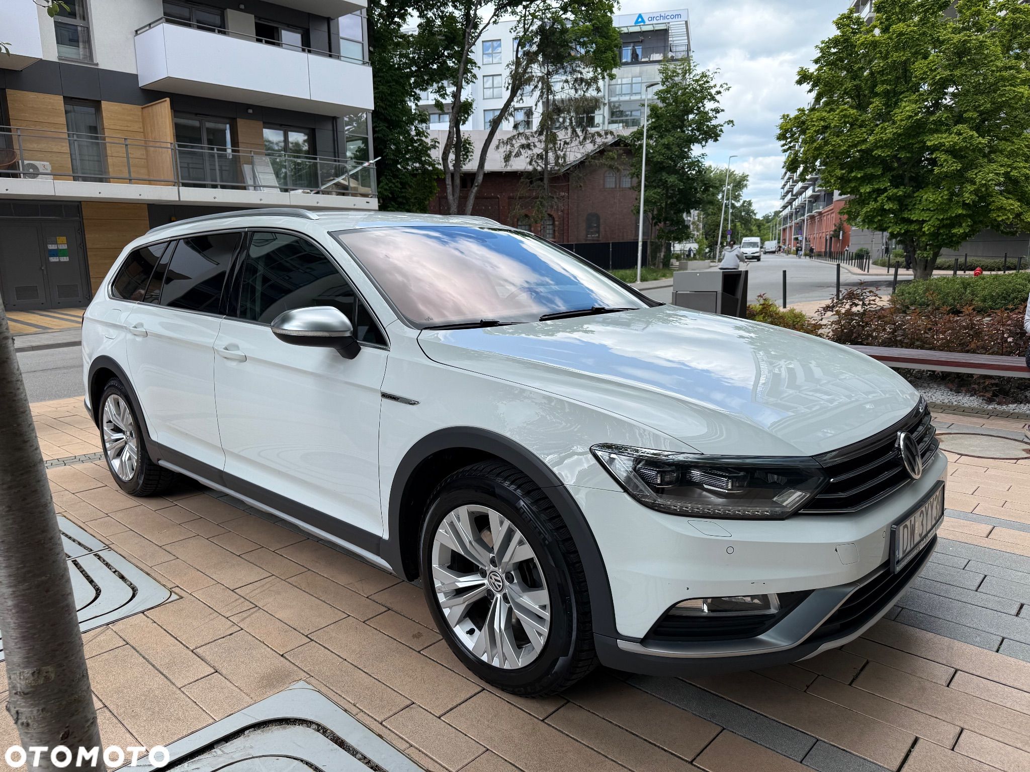 Volkswagen Passat - 1