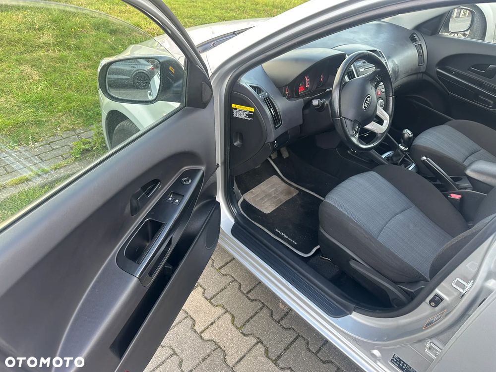 Kia Ceed 1.4 L - 18