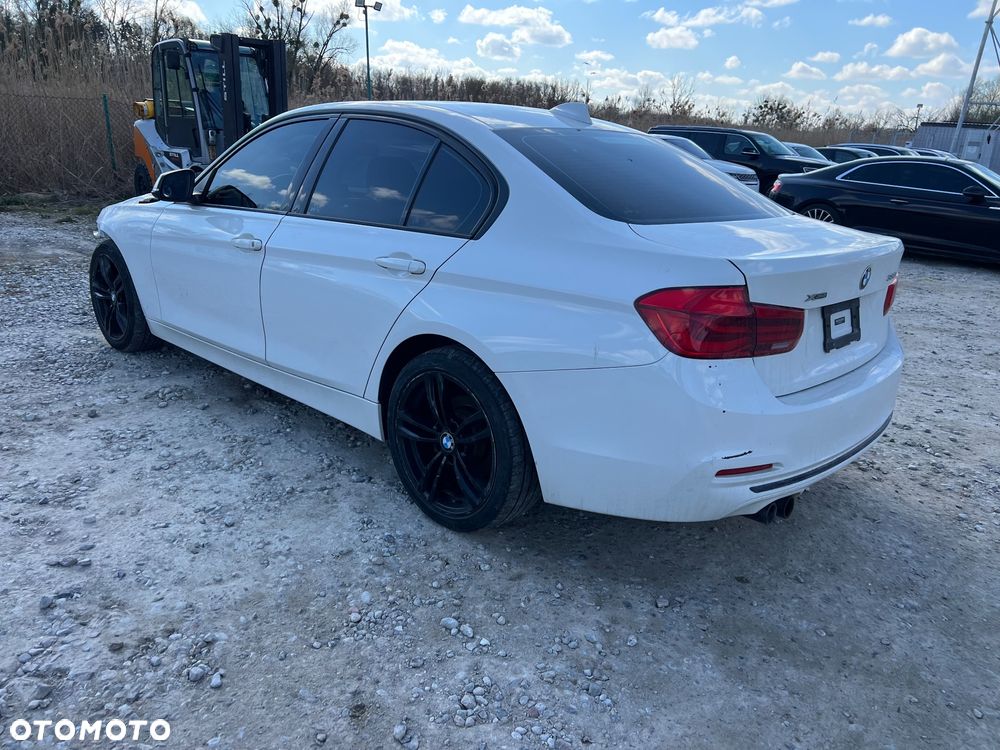 BMW Seria 3 330i xDrive Edition Luxury Line Purity - 1