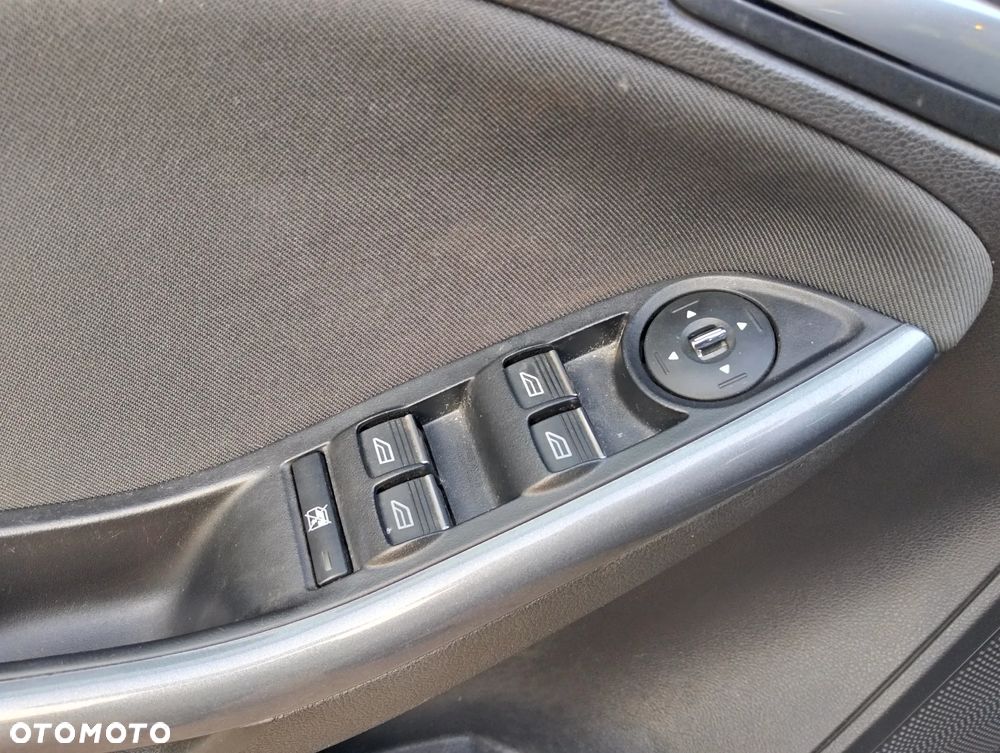Ford Focus 1.6 TDCi ECOnetic 88g Start-Stopp-System Titanium - 12