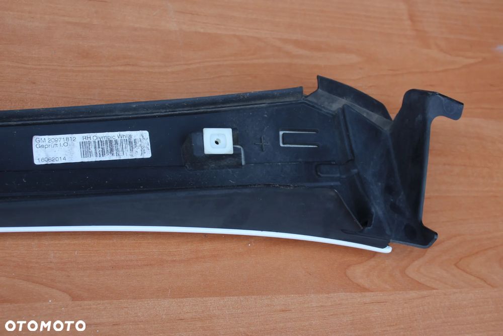 OBUDOWA OSŁONA ZEWNĘTRZNA SŁUPKA LISTWA PRAWA OPEL ZAFIRA C 40R 20971812 - 7