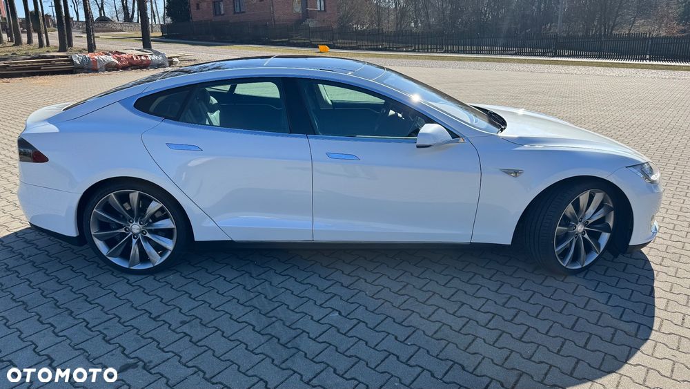 Tesla Model S Performance - 4