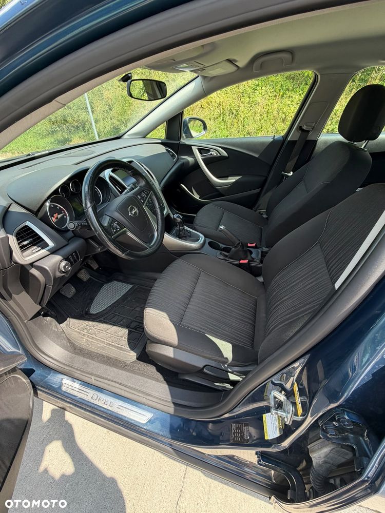 Opel Astra 1.4 Turbo - 11