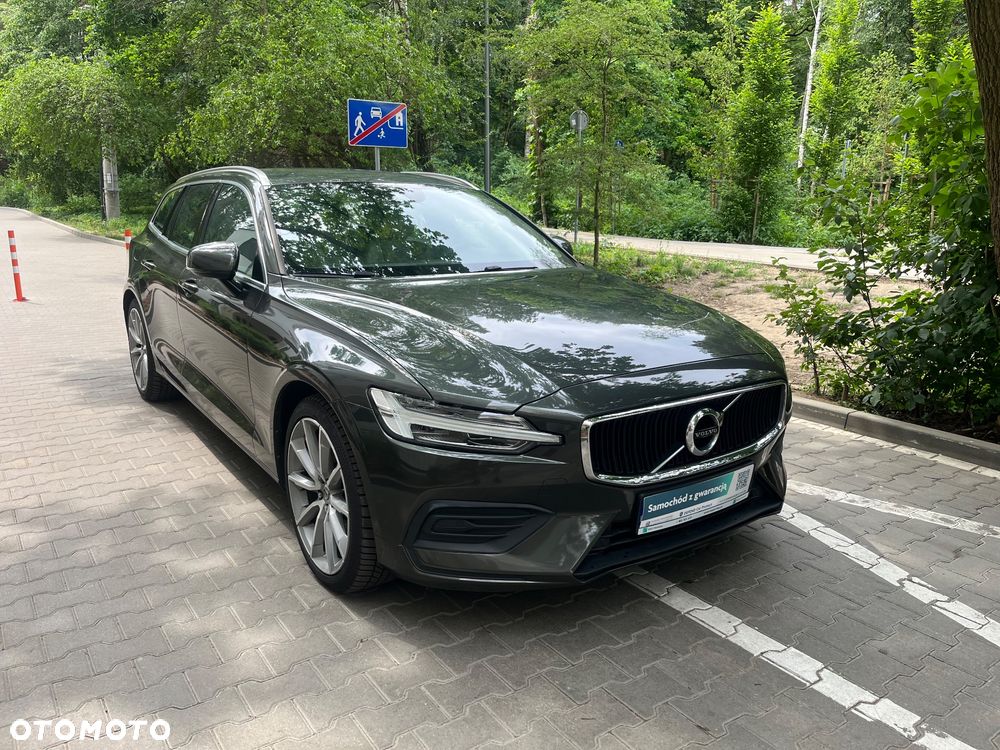 Volvo V60 T4 Momentum Pro - 1