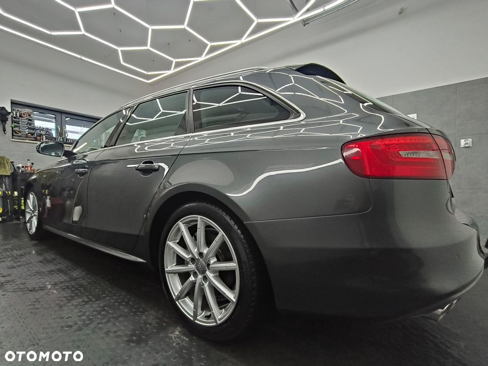 Audi A4 Avant 2.0 TDI Quattro Line S tronic - 12