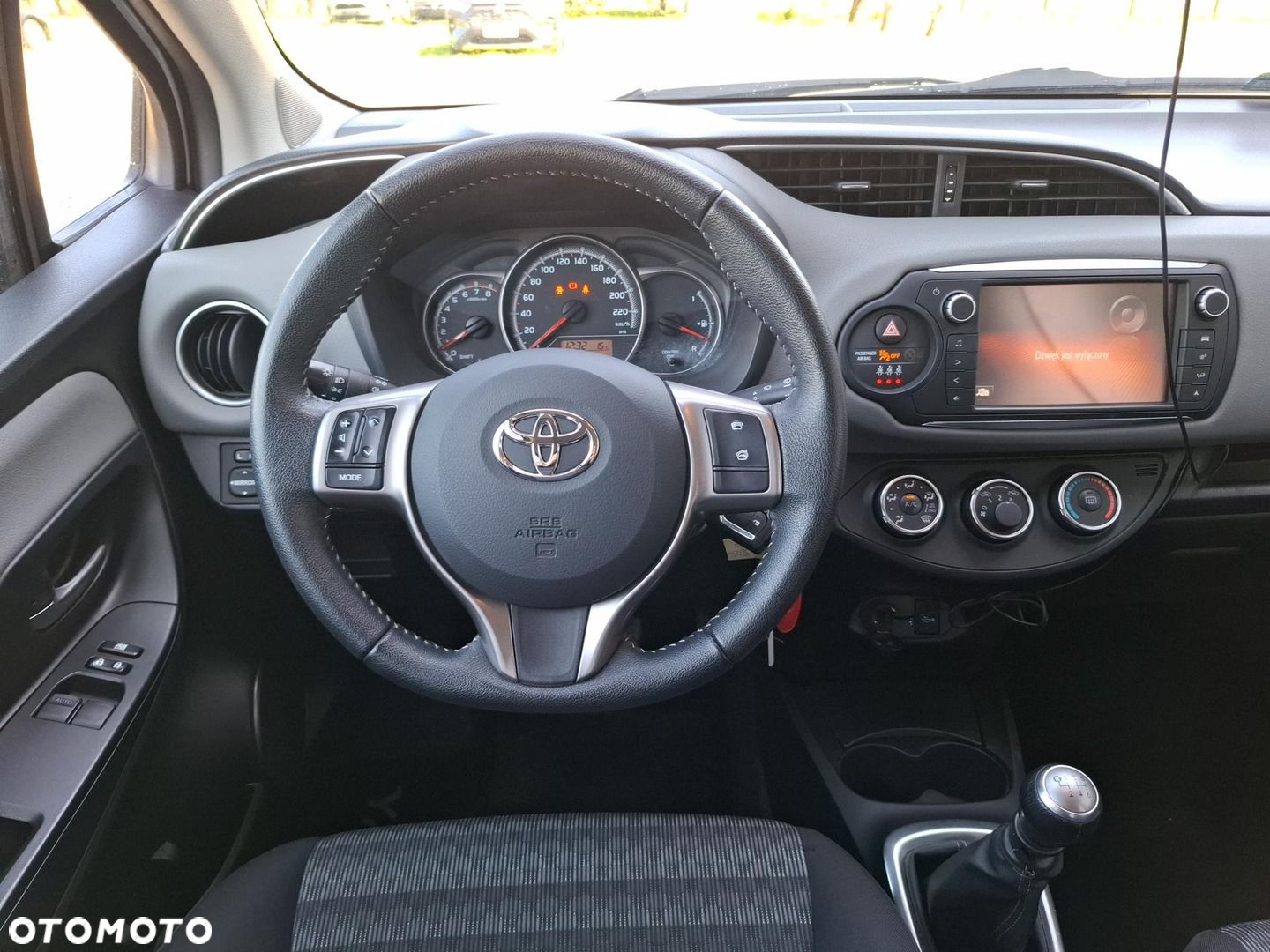Toyota Yaris - 10