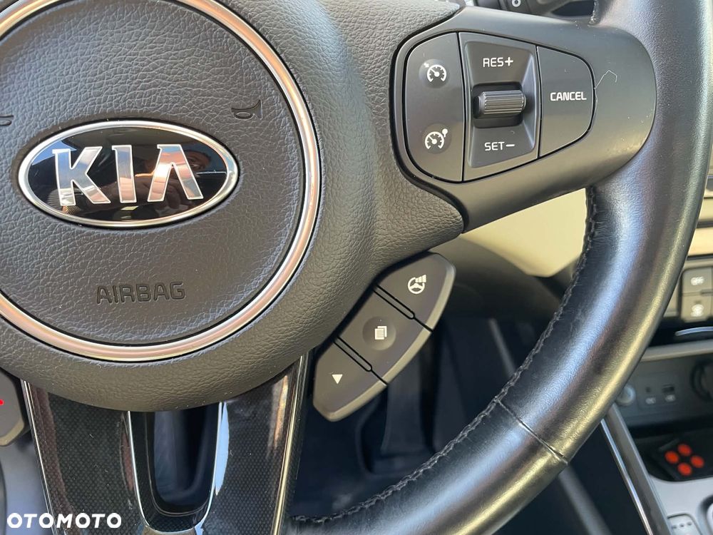 Kia Carens 1.6 GDI Fifa World Cup Edition - 31