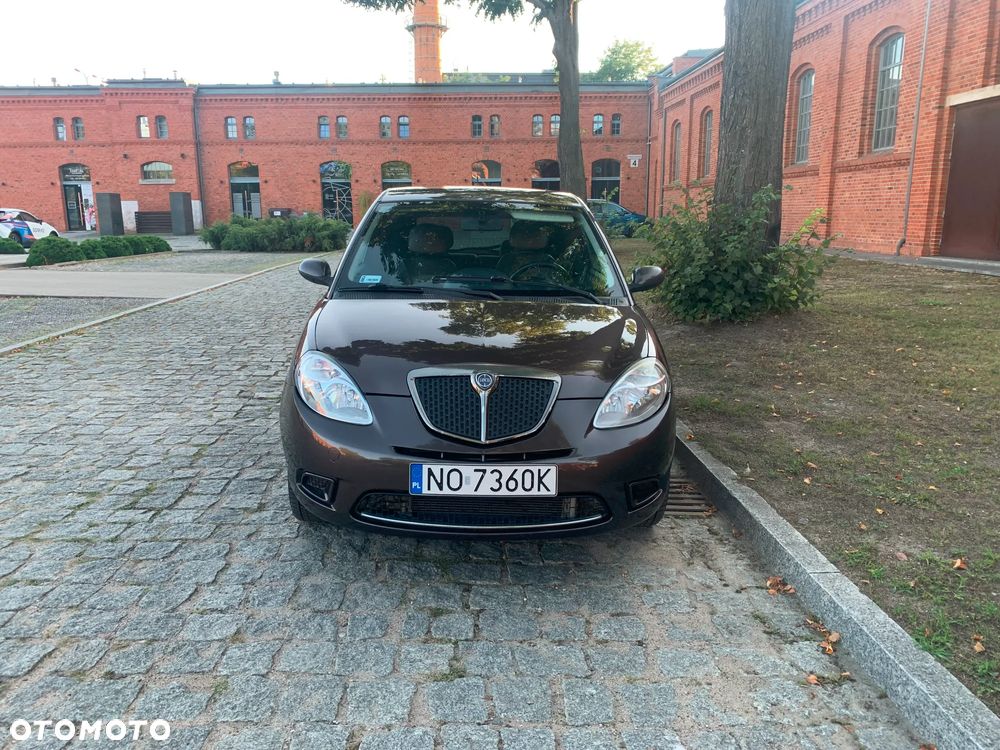 Lancia Ypsilon 1.4 16V Versus (4 os.) - 9