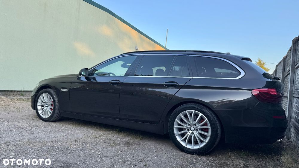 BMW Seria 5 525d - 35
