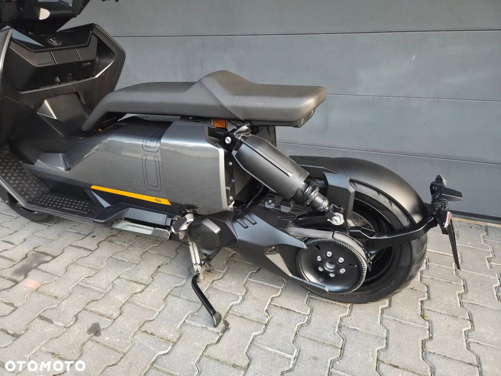 BMW CE 04 - 15