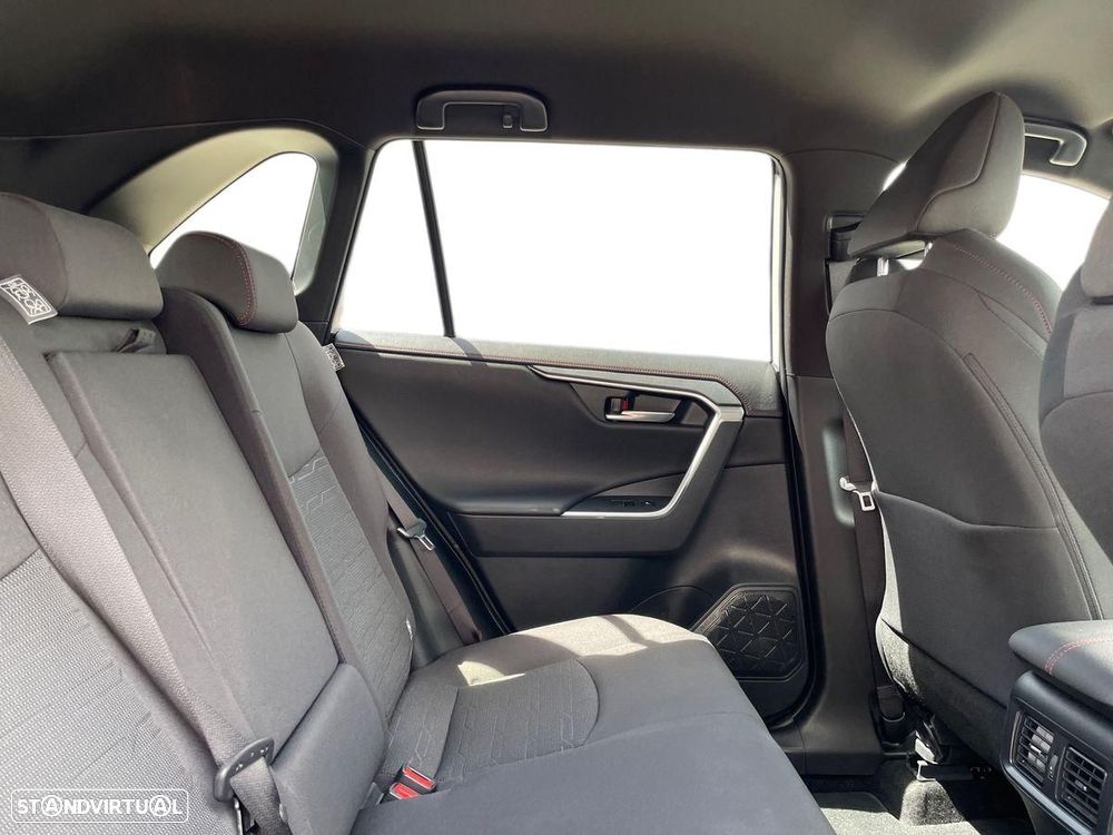 Toyota RAV4 - 8