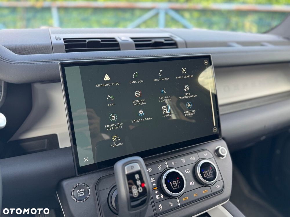 Land Rover Defender - 19