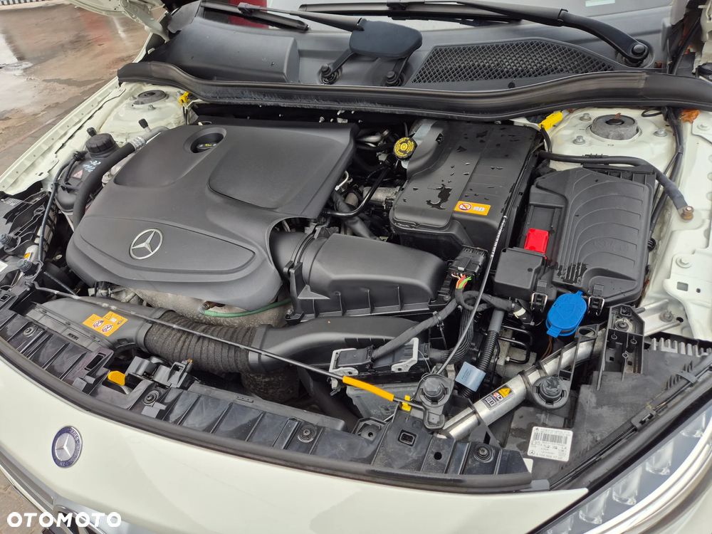Mercedes-Benz GLA 200 Urban - 39