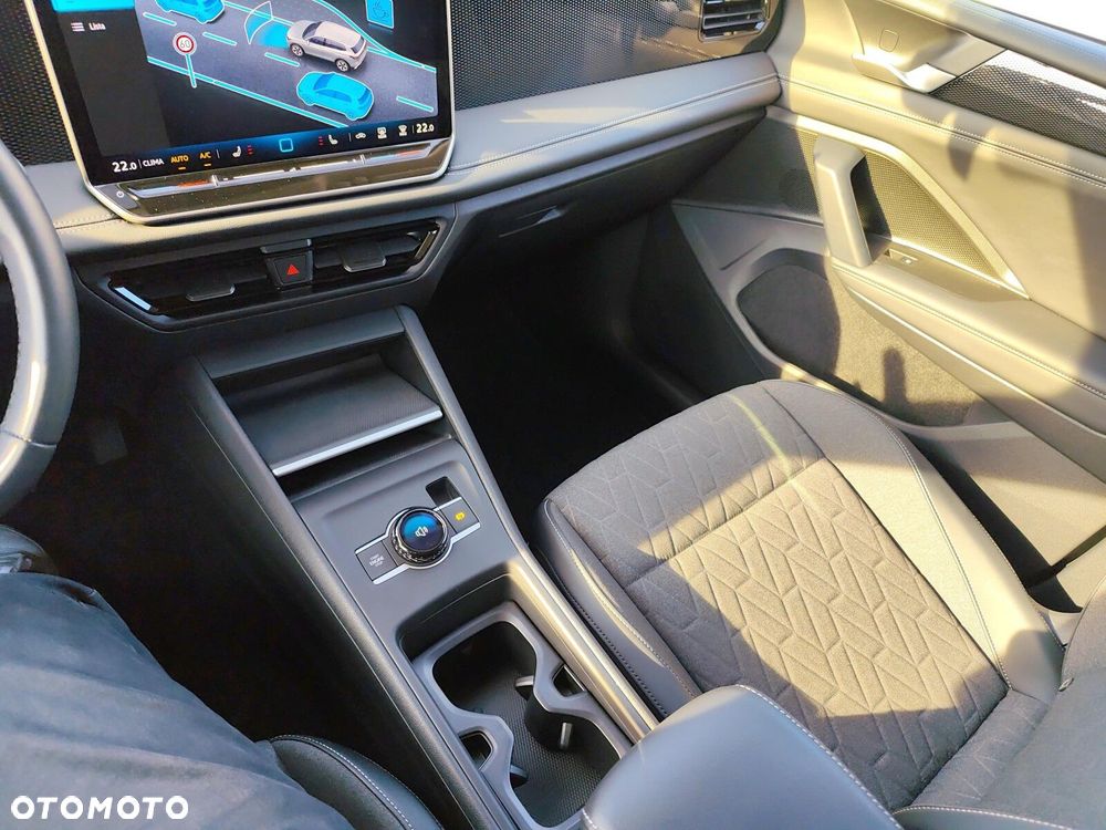 Volkswagen Tiguan - 24