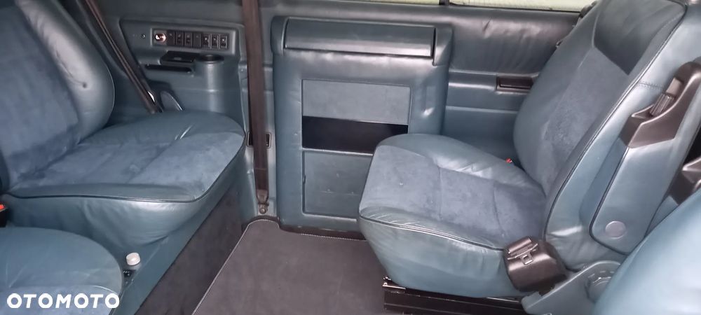 Volkswagen Caravelle - 33