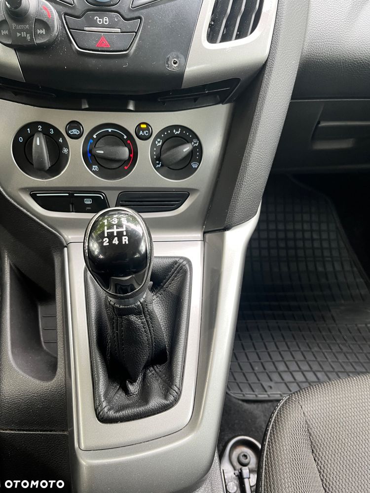 Ford Focus 1.6 Trend - 38