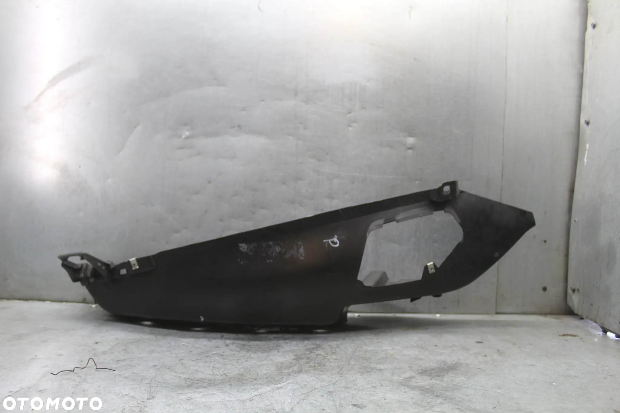 Piaggio MP3 125 250 400 podłoga podest prawa wypełnienie - 3