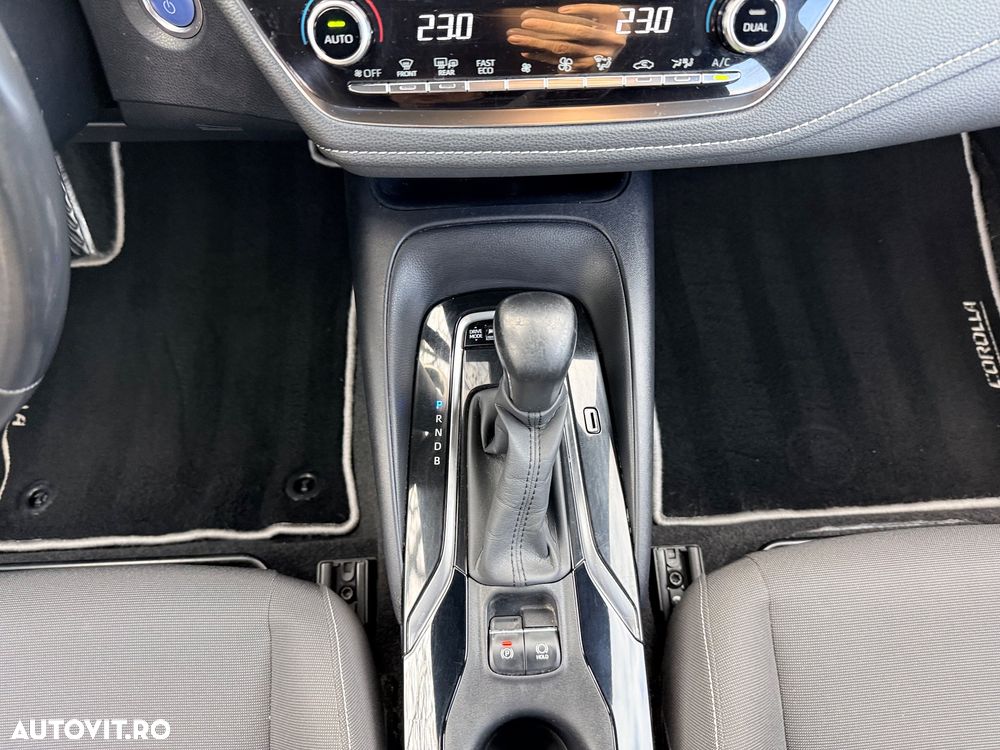 Toyota Corolla 1.8 HSD Dynamic - 19