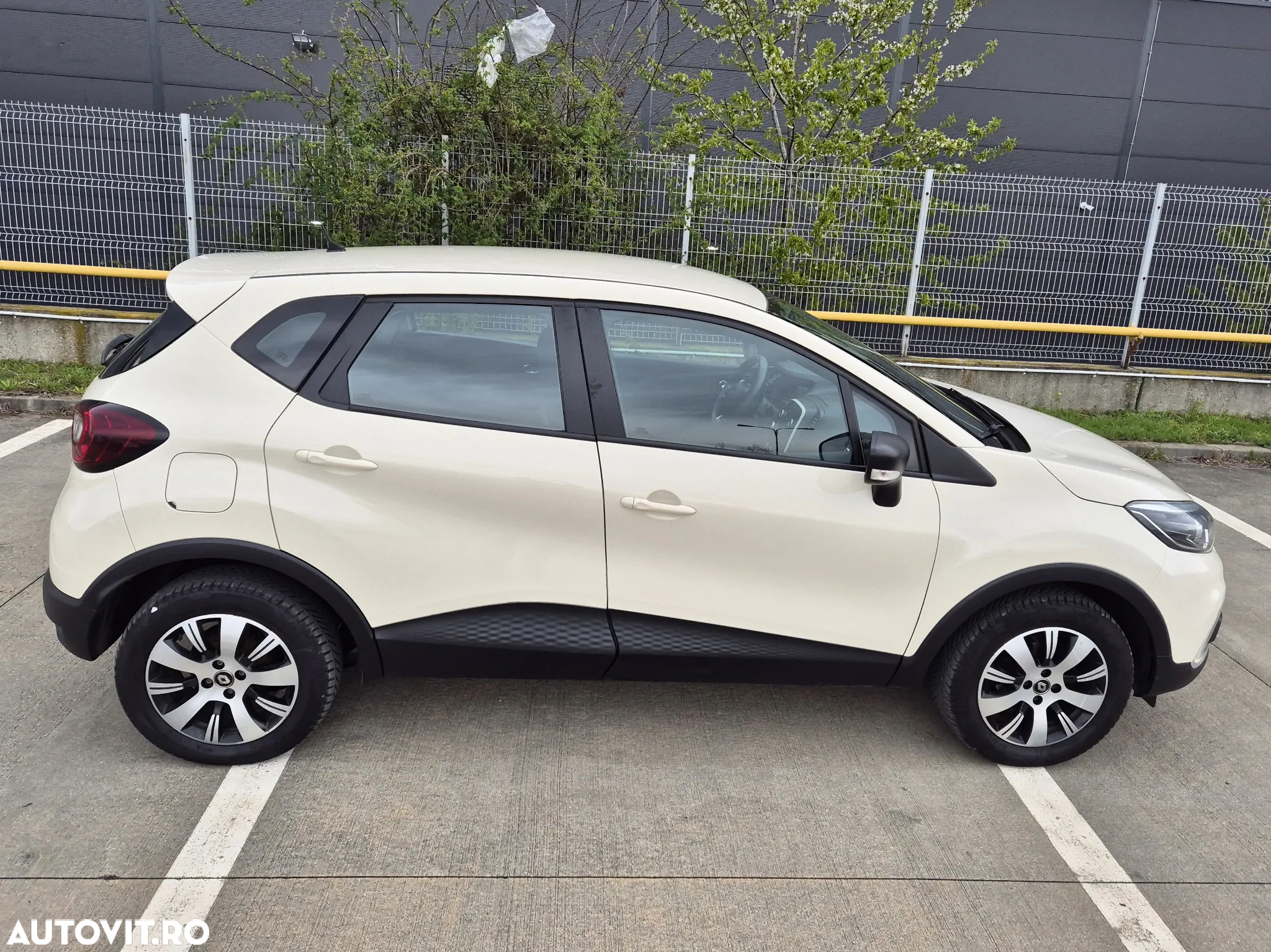 Renault Captur TCe Life Evo - 10