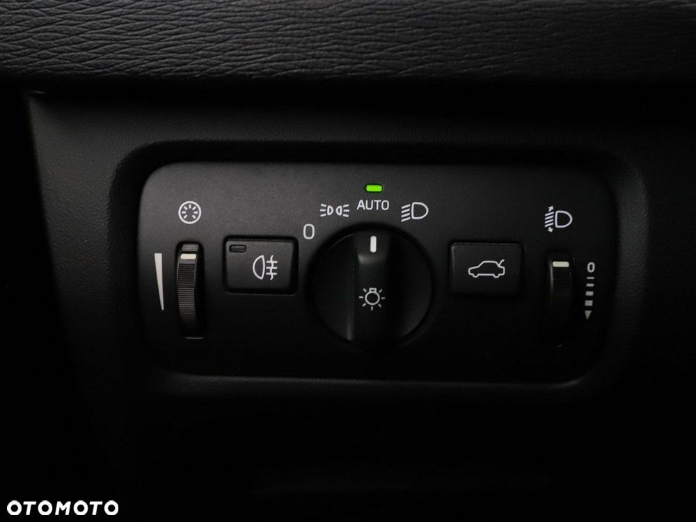Volvo V40 T2 Kinetic - 31