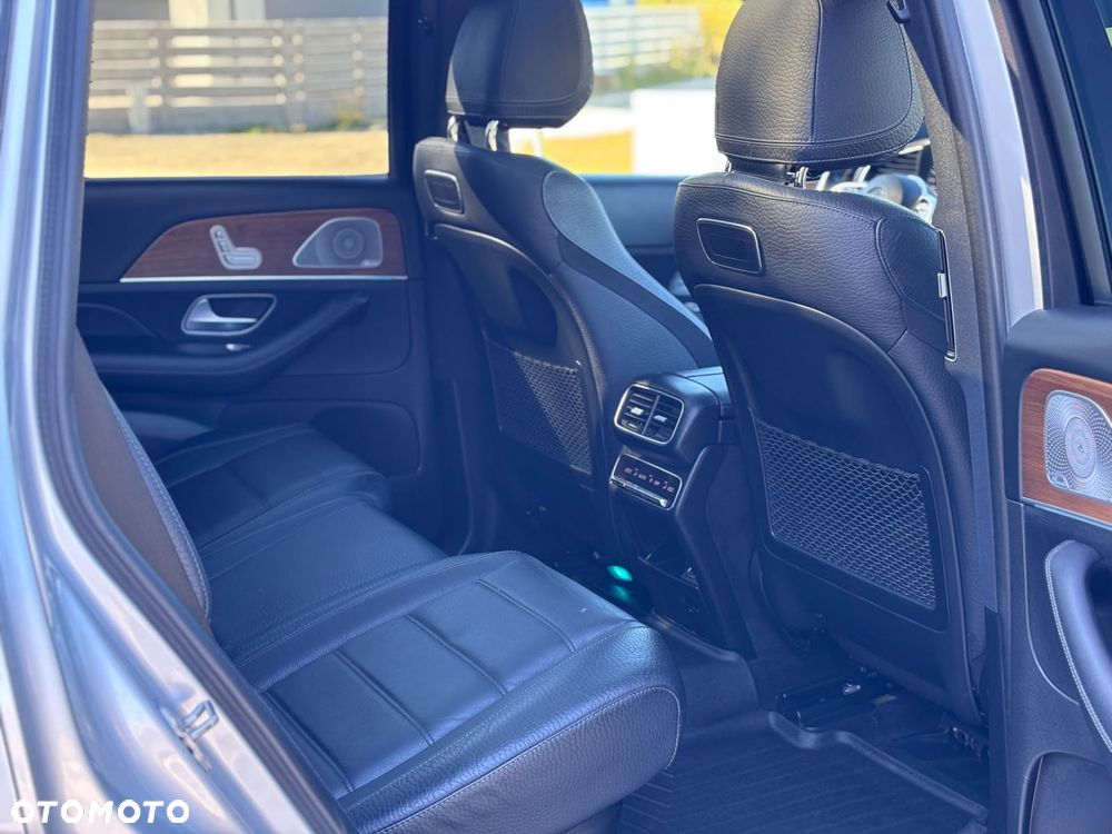 Mercedes-Benz GLS - 33
