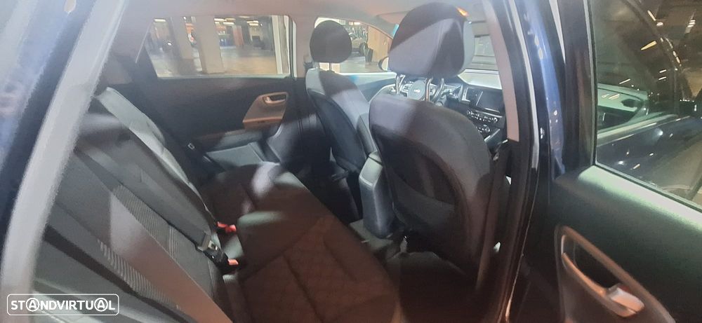 Kia Niro 1.6 GDi HEV EX - 7