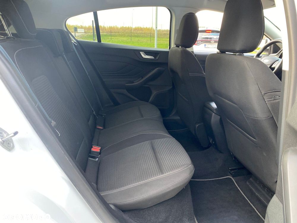 Ford Focus - 13