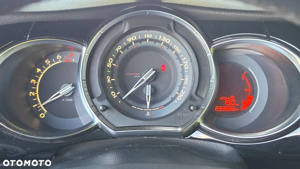 Citroën DS3 1.6 THP SportChic - 12