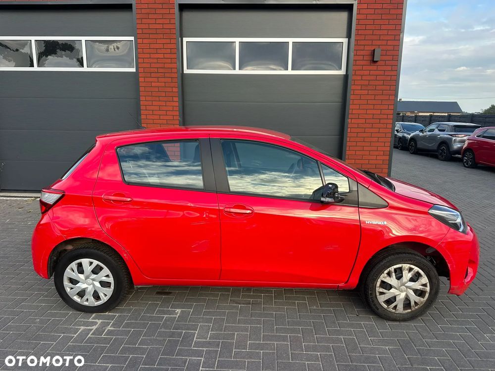 Toyota Yaris Hybrid 100 Active EU6 - 26